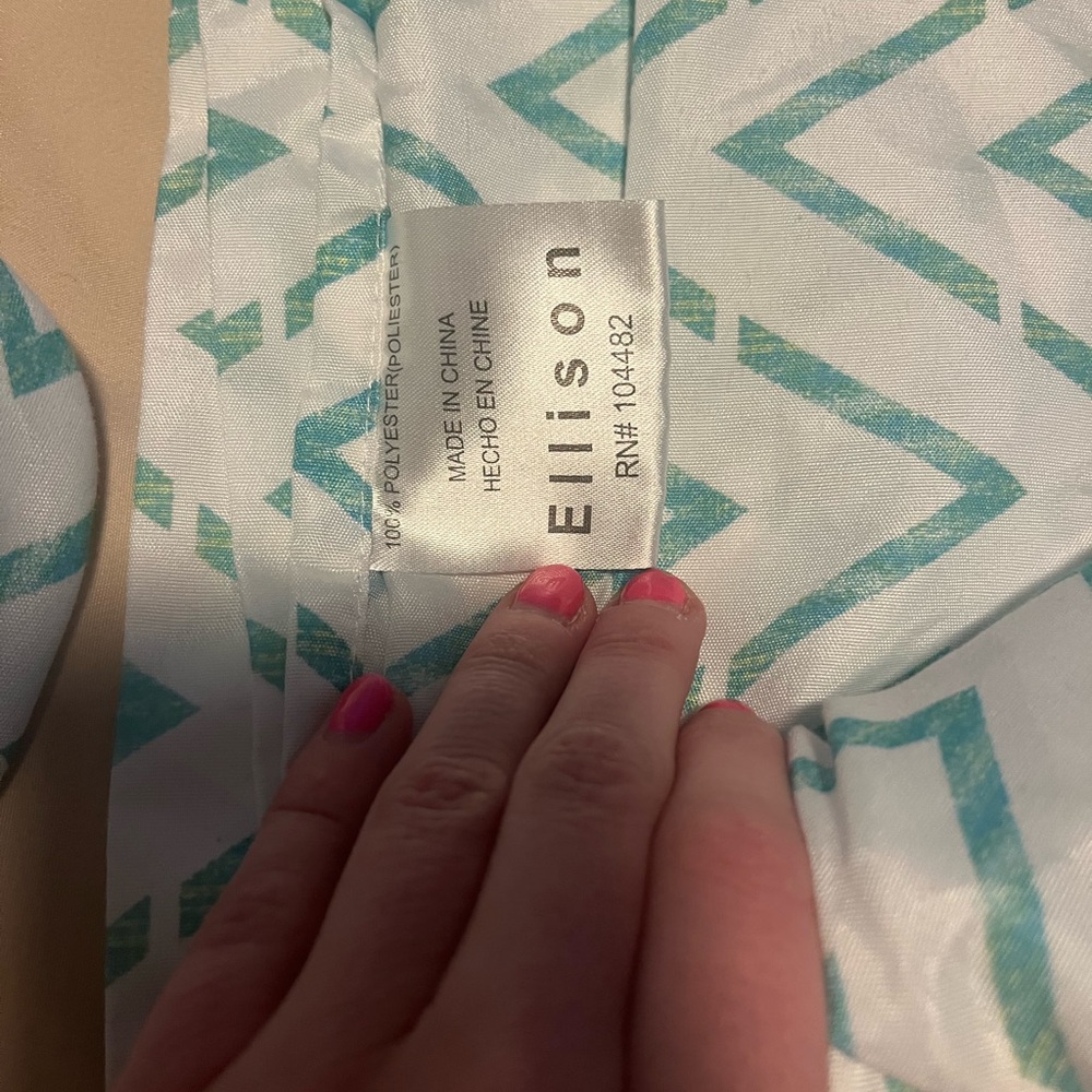 Chevron Patterned Bedding Set - Picture 2 of 3